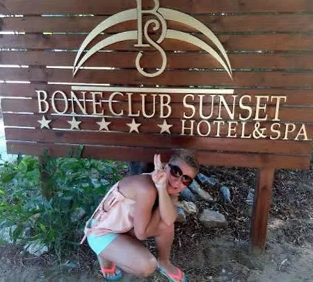 Bone Club Sunset 5* 시데